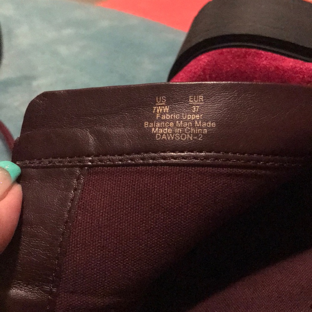 Shoes - Picture 6 of 7